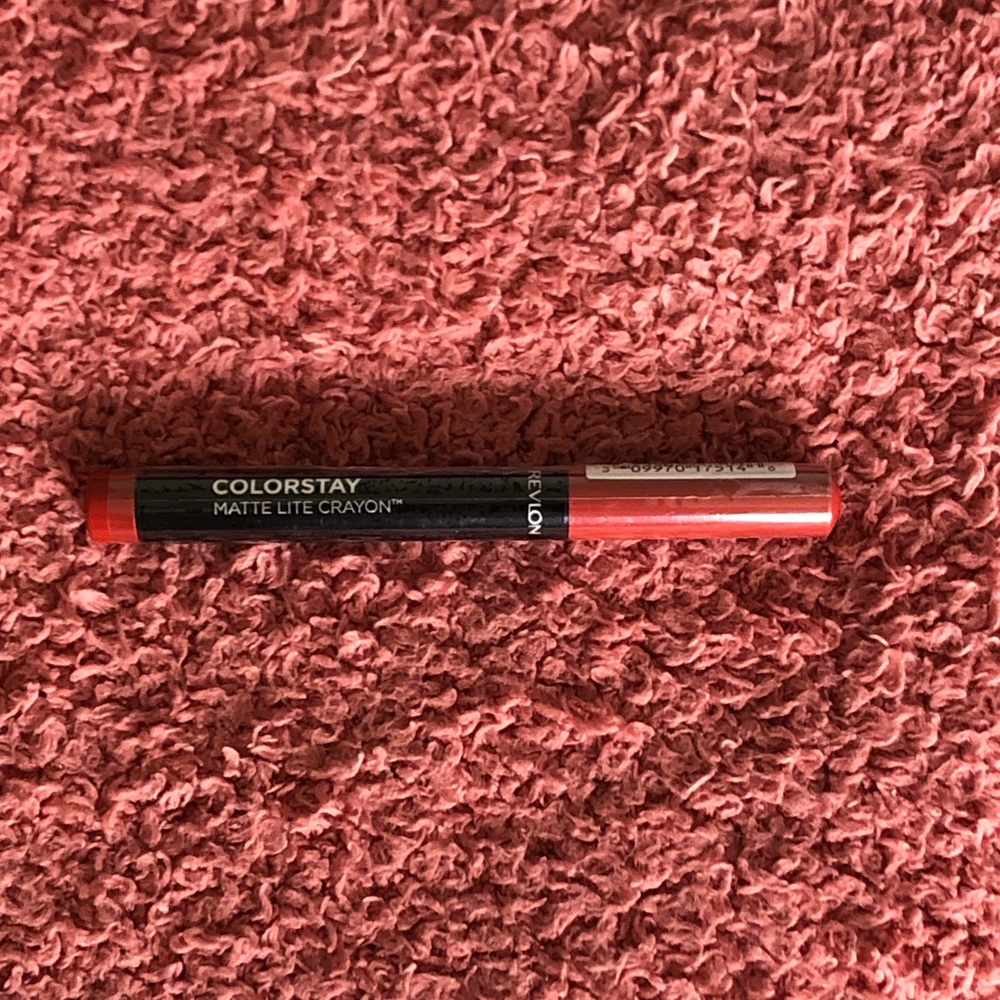 Revlon ColorStay Matte Lite Crayon Lipstick - Picture 10 of 12